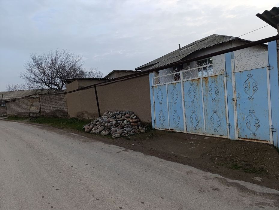 Продается дом с большим участком