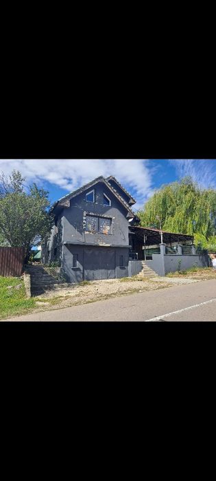 Vand casa cu vad comercial