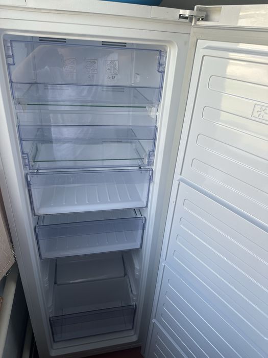 Морозильник Beko