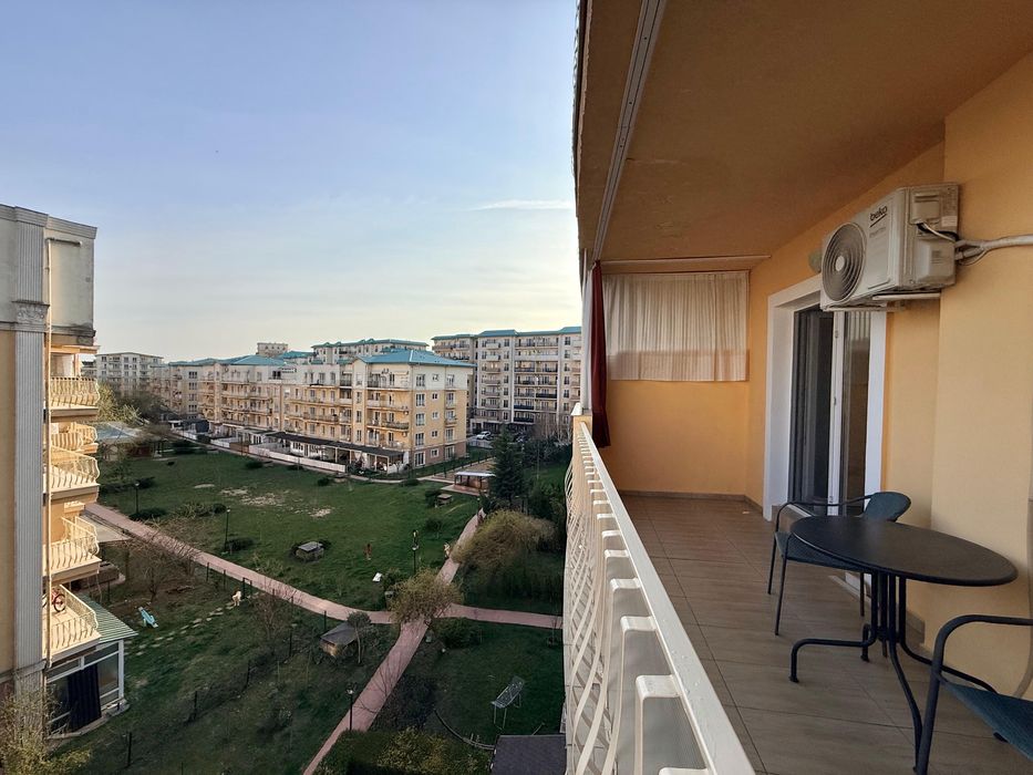 Apartament 2 camere Cosmopolis cu vedere la Piscina