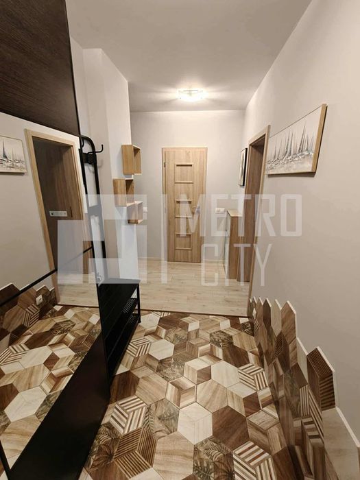 Продава се Тристаен апартамент в София, Младост 2 - 100 кв.м за 11 €/кв.м - Снимка #4