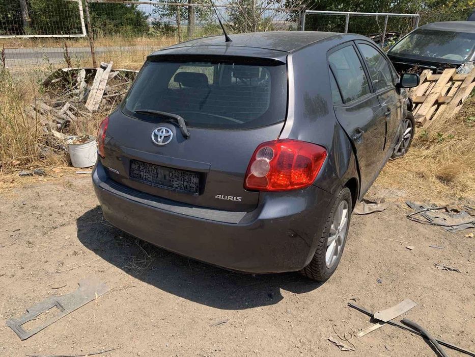 Toyota Auris 2.2D-CAT D4D/1.4D4D/1.4i на части