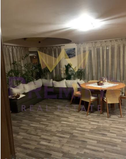 Етаж от къща в Варна-Галата площ 165 цена 190000