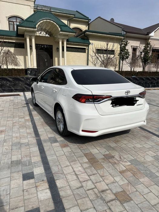 Toyota Corolla 1.2 turbo 2023 yil