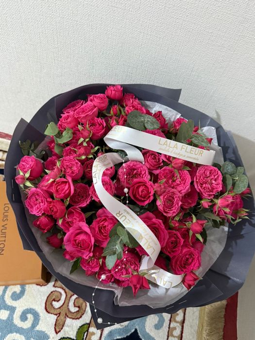 спрей розы букет