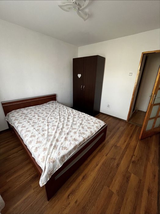 Închiriere apartament cu 4 camere