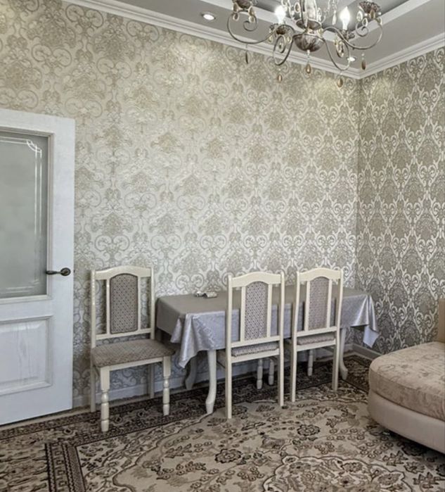 Стол обеденный