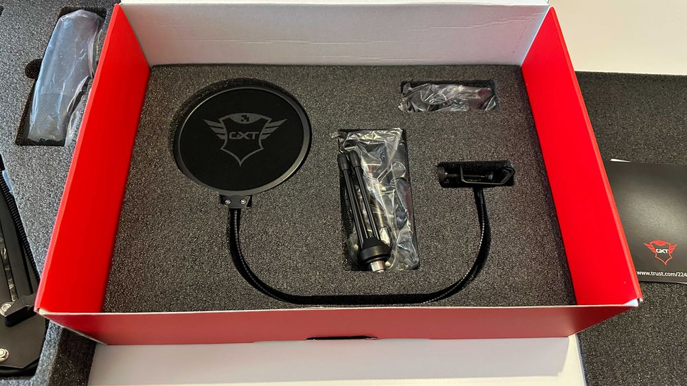 Microfon profesional Trust Emita Plus GXT 252+ pentru streaming