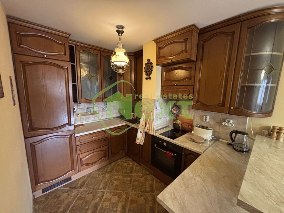 Дава се под наем Тристаен апартамент в София, Лозенец - 101 кв.м за 847.62 € - Снимка #2