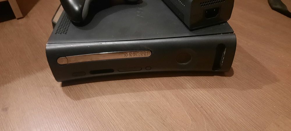 Vand xbox 360 modat cu badavatar