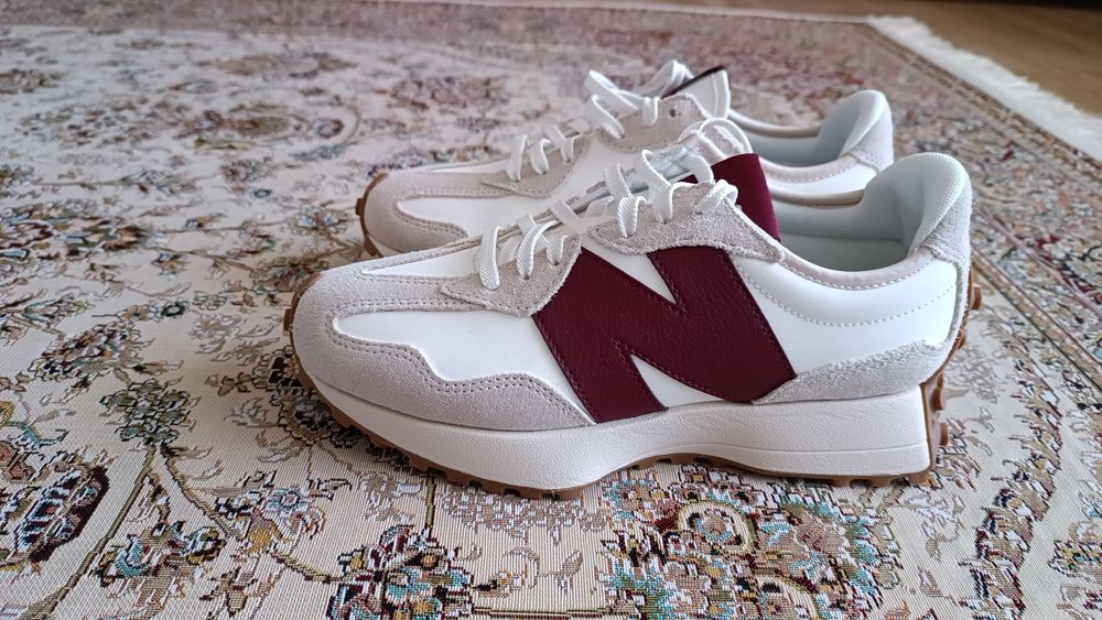 Adidași New balance 327