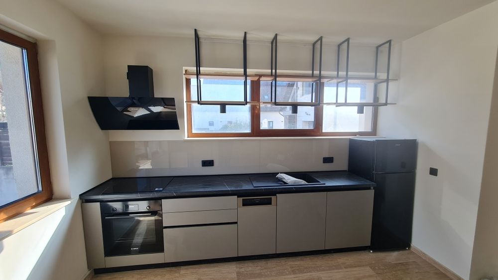 Executam mobila la comanda