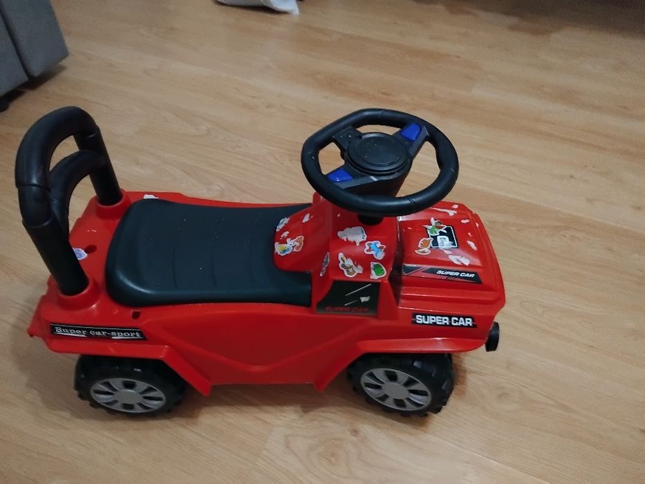 Продам детскую машинку