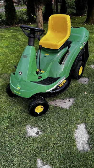 Tractoras pentru gazon