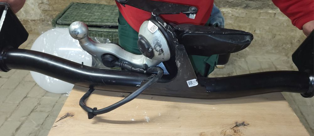 Carlig de remorcare BMW X1 U11  rabatabil, complet.