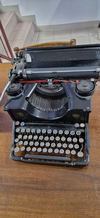 De vânzare masina scris