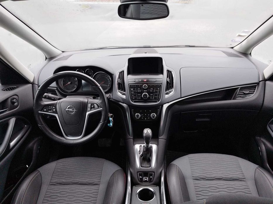 Opel Zafira 2012 / 148000 / AUTOMATA
