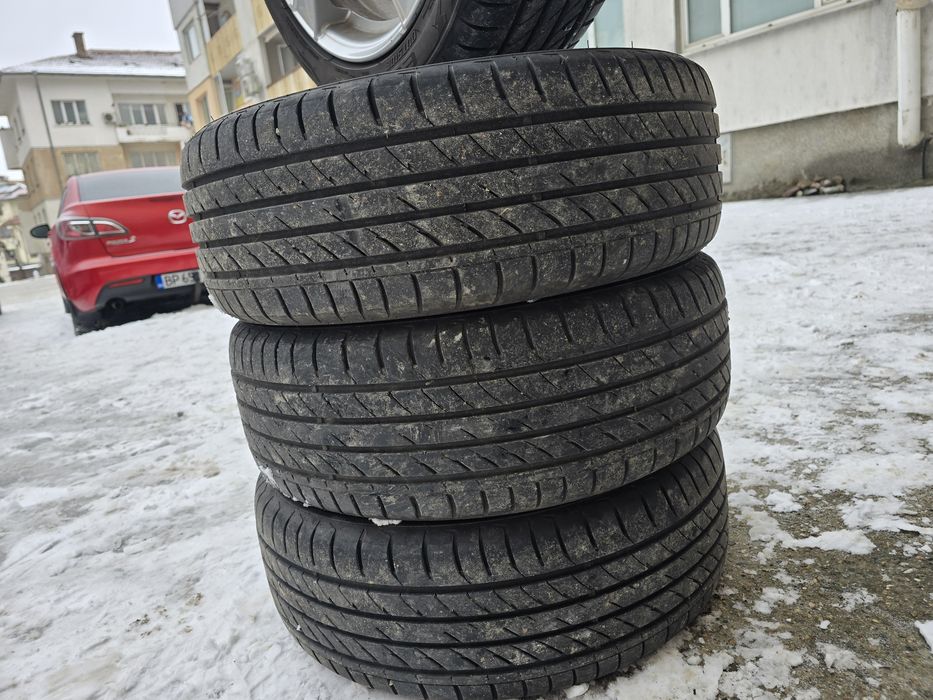 Продавам лети джанти с гуми 215/45/17 BORBET