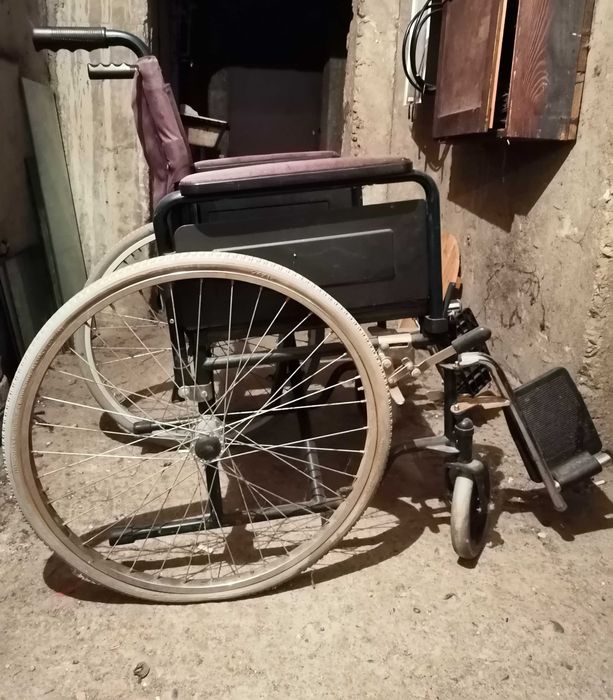 Продавам инвалидната количка