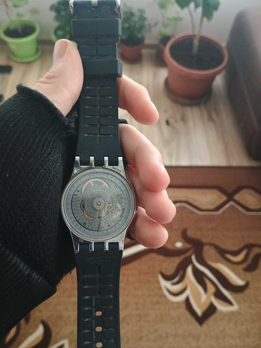 Часовник Swatch Blurang YIS430