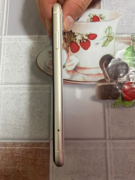 Айфон 11  в хорошем состоянии