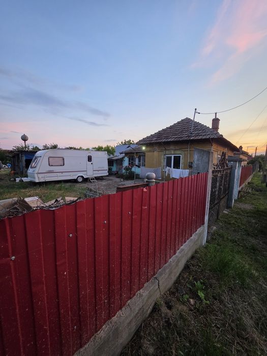 Casa de vanzare obarsia de camp