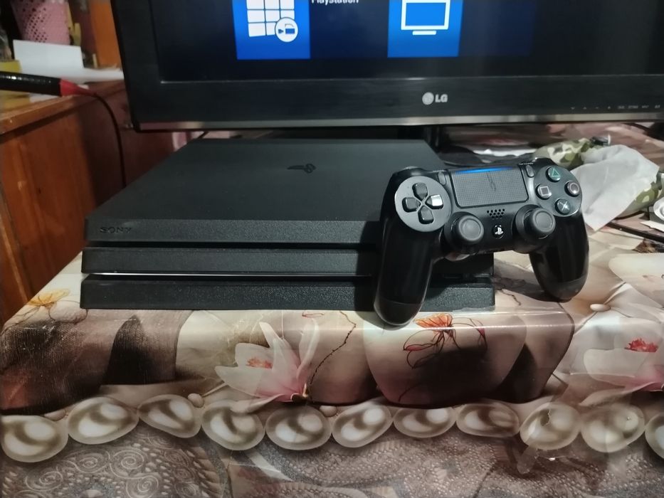 Продаёться playstation 4 pro