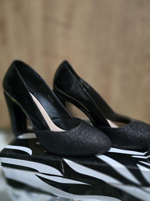 Продам новые элегантные туфли по низкой цене!!