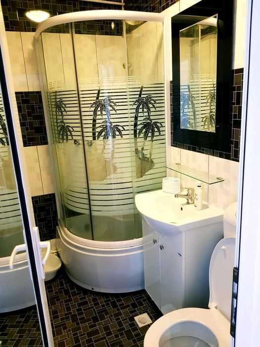 Închiriez apartament complet utilat.