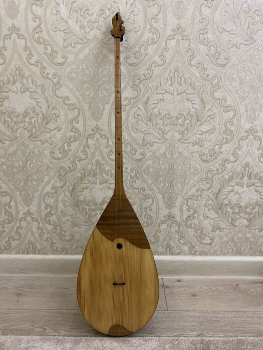 Домбыра сатылады!