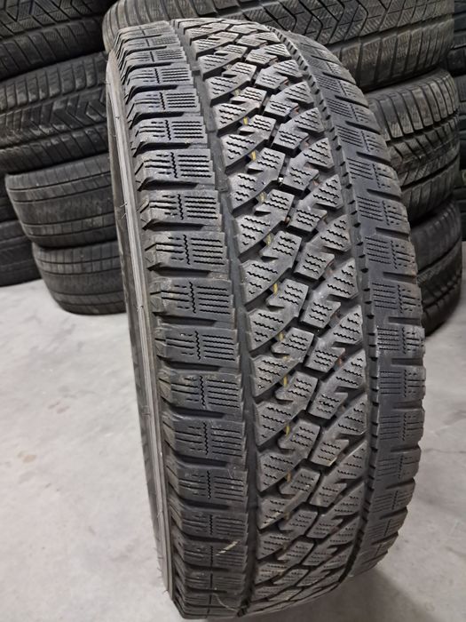 1xAnvelopa second iarnă 225 65 R16C Bridgestone