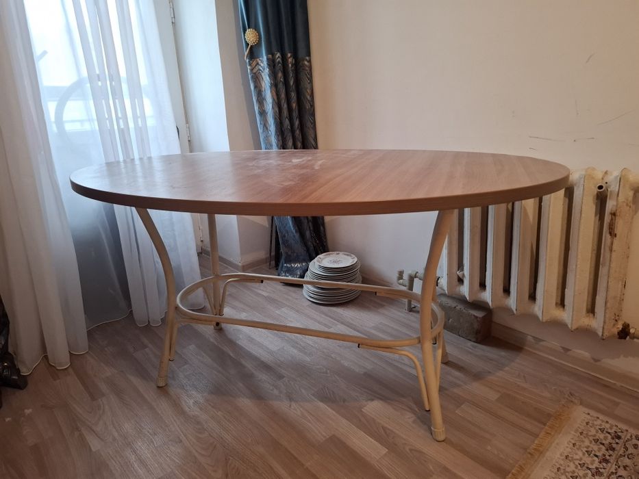 Стол ламинат суреттегі