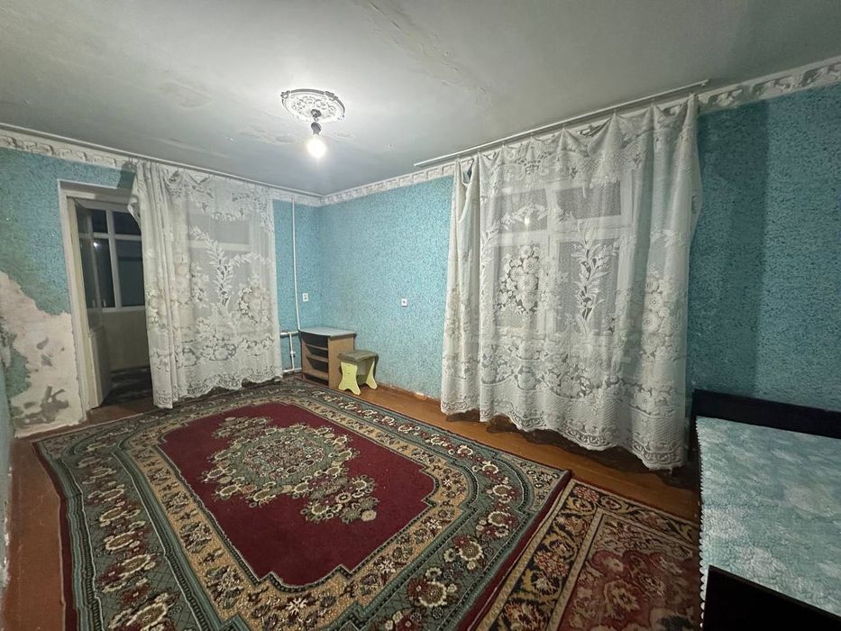 Сдается 1 комнатная квартира 
C обстановкой 
Для семейных