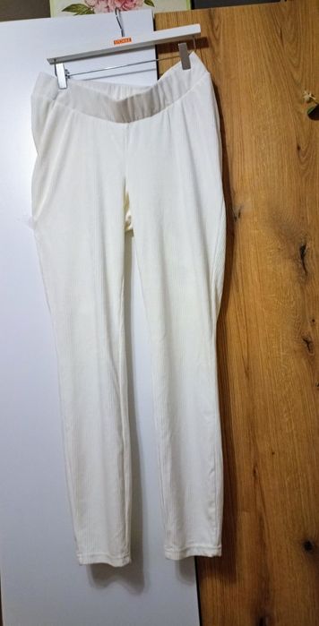 Pantaloni timp liber - Asos - reduceri la seturi