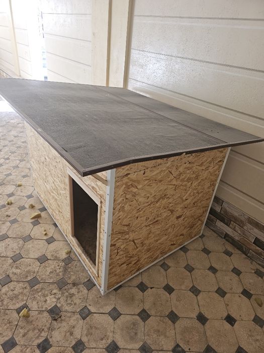 Будка для собак 1.50×1.30