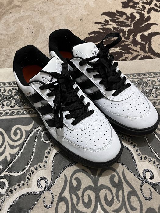 Кроссовки Адидас TYSHAWN II