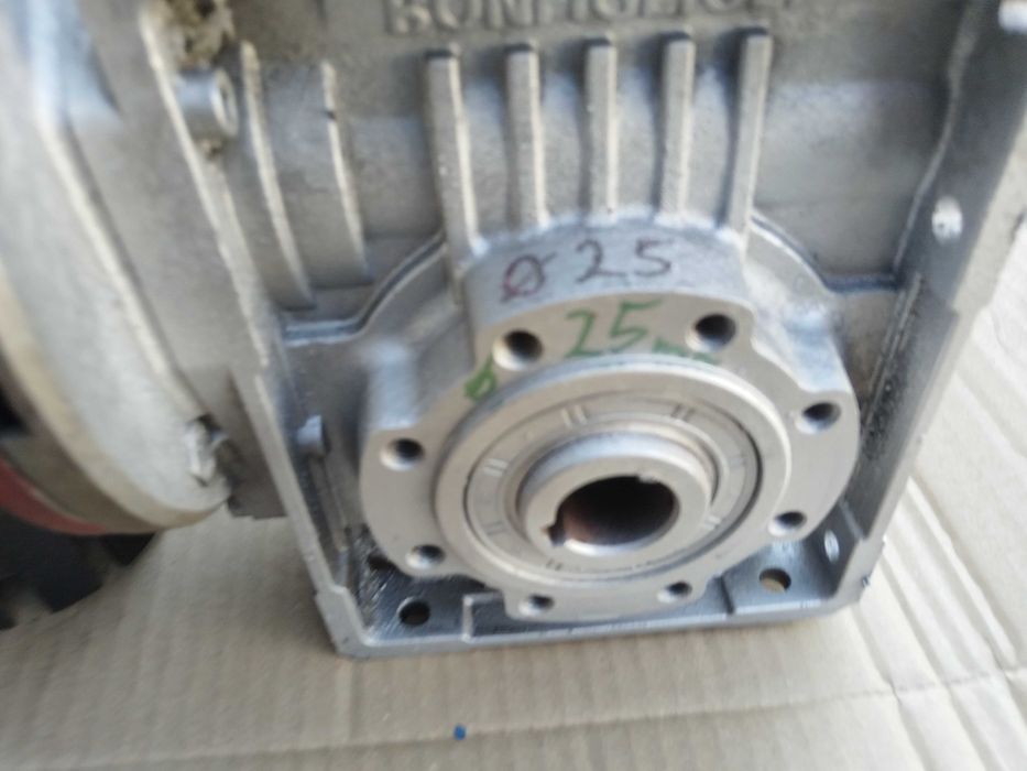 Reductor cu motor 15 rotații pe minut rotisor povarna