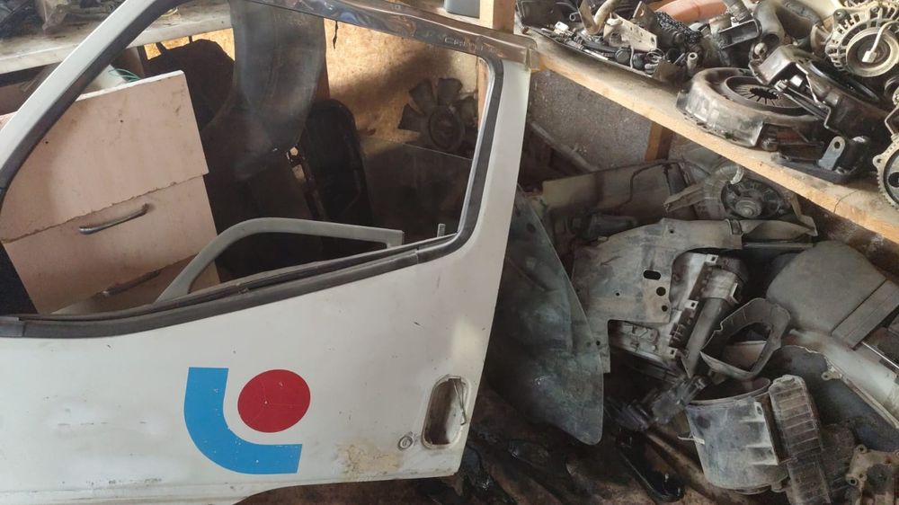 Запчасти от кантера 4м40