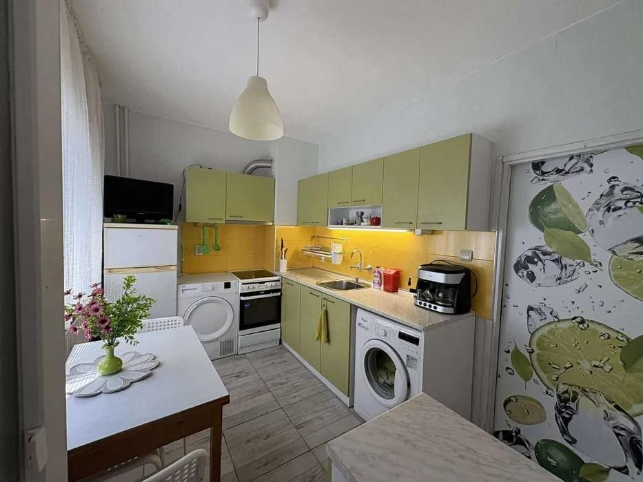 Дава се под наем Едностаен апартамент в София, Младост 4 - 46 кв.м за 561 € - Снимка #2