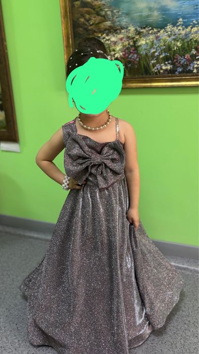 Продается детская платье нарядное вечерняя