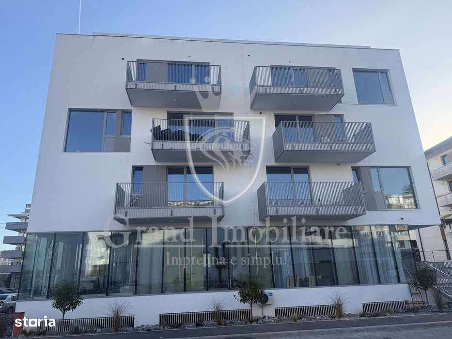 Apartament 3 camere BLOC UNICAT zona Intre Lacuri