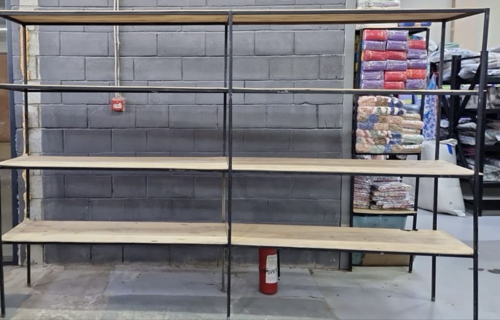 Стеллажи, полки срочная продажа!