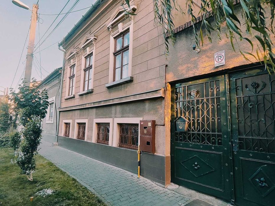 Proprietar vând casă zona centrala
