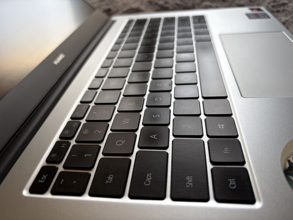 Laptop Huawei Matebook D14