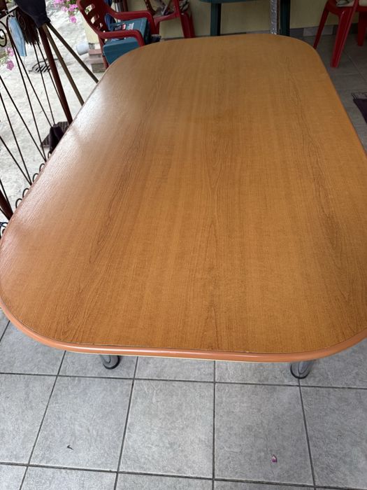 Masa in stare foarte buna 6 persoane