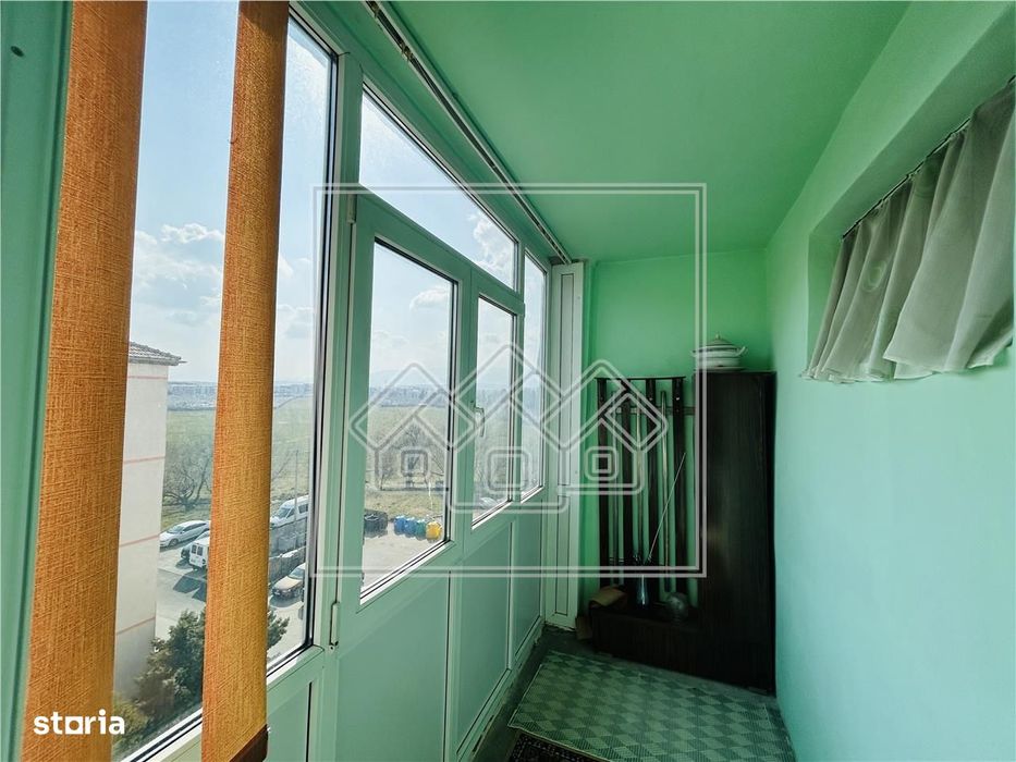 Ap decomandat, 3 camere, 2 balcoane - Zona Turnisor