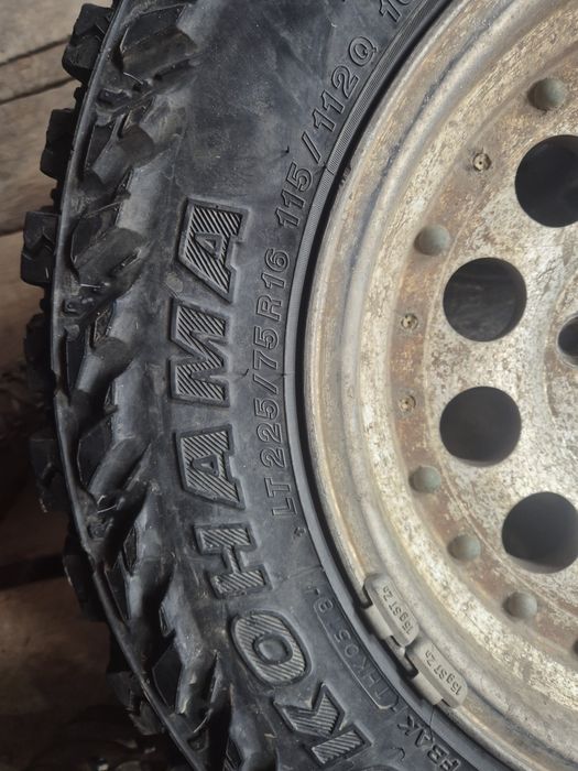 Vând 5 buc 225/75 R16