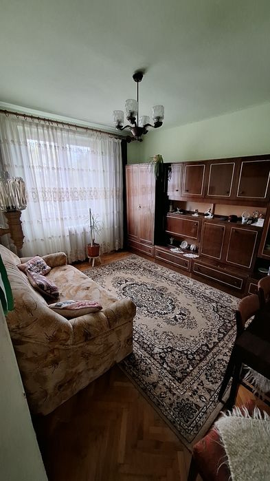 De vănzare apartament cu trei camere la Sovata!