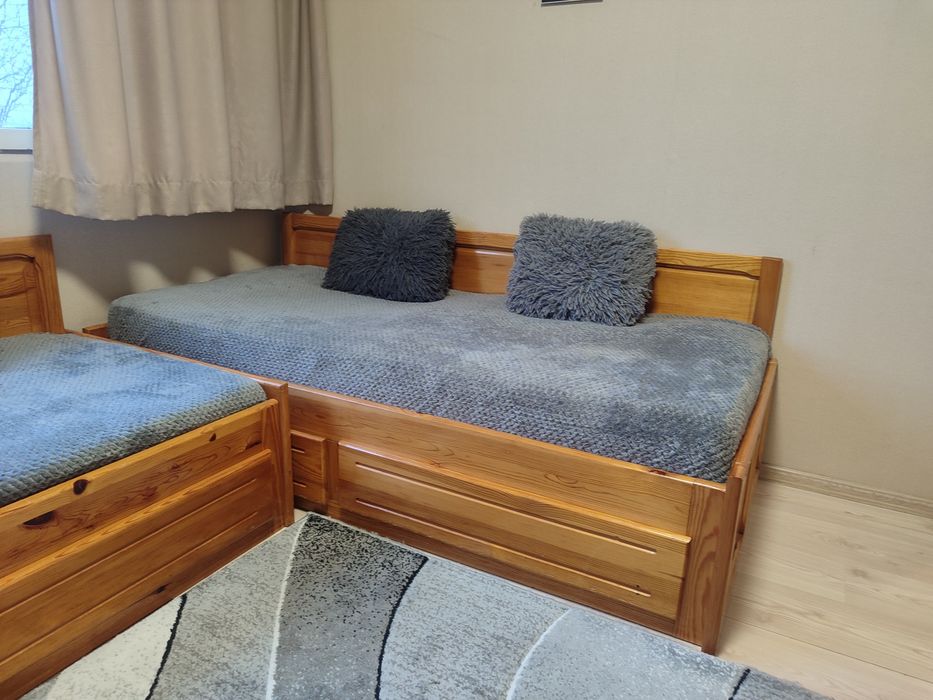 2бр. Дървени единични легла