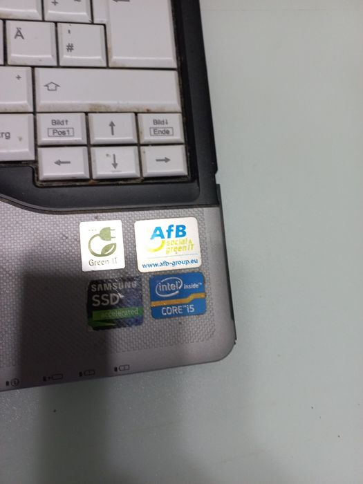 Fujitsu Lifebook5 i5 ssd windosw cu licenta